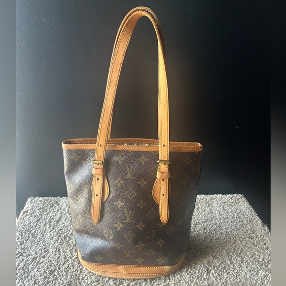 Authentic Louis Vuitton Petite Bucket Bag (PM) - Picture 3 of 16